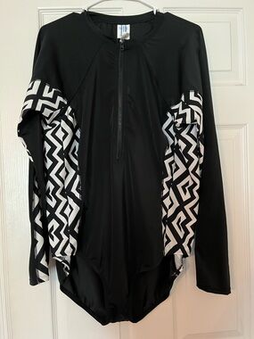 South Point long sleeve swimsuit size 16 Surf suit rash guard